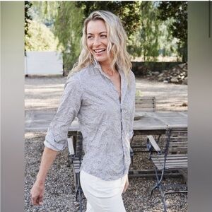 Frank & Eileen Barry Signature Crinkle Mini Gray Flowers Button Down Shirt